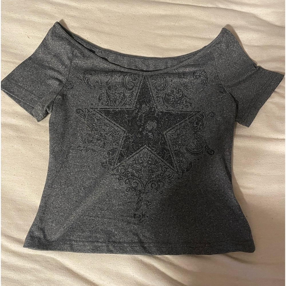 Grey off the shoulder star croptop